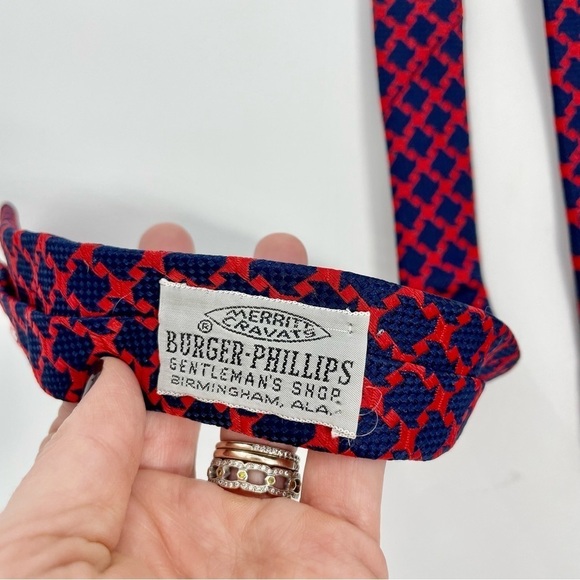 Vintage Christian Dior Navy Blue and Red Knit Power Old Money Quiet Luxury Tie - Picture 6 of 12